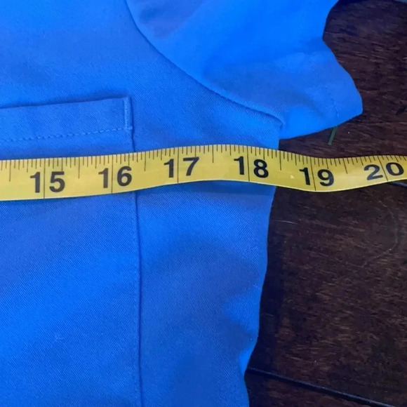 Figs Technical Collection Catarina 1 pocket scrub top PO # 1602 Blue Women’s XS - Picture 4 of 10